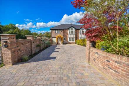 MOGGIE LANE, Adlington, SK10 4NY