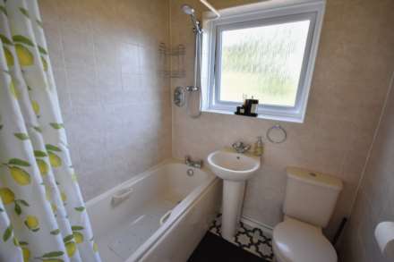 Mallard Crescent, Poynton, Image 13