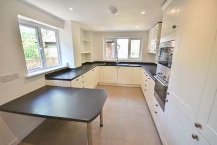 COACHWAY, Prestbury, SK10 4JH, Image 9