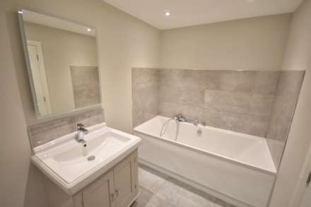FIRST FLOOR APARTMENT, PARK LANE, Poynton, SK12 1RD, Image 11