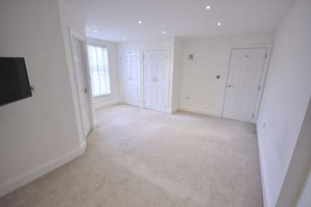 FIRST FLOOR APARTMENT, PARK LANE, Poynton, SK12 1RD, Image 12