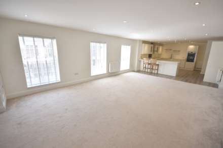 FIRST FLOOR APARTMENT, PARK LANE, Poynton, SK12 1RD, Image 2