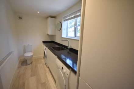 FIRST FLOOR APARTMENT, PARK LANE, Poynton, SK12 1RD, Image 8