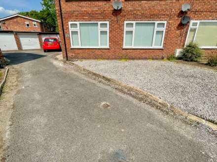 DARWIN GROVE, Bramhall SK7 2DS, Image 2