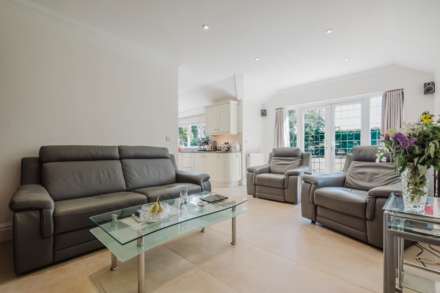 CHESTER ROAD, Woodford SK7 1QP, Image 12
