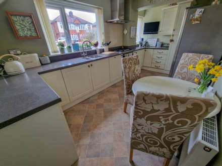 BARNFIELD ROAD EAST, Davenport, Image 8