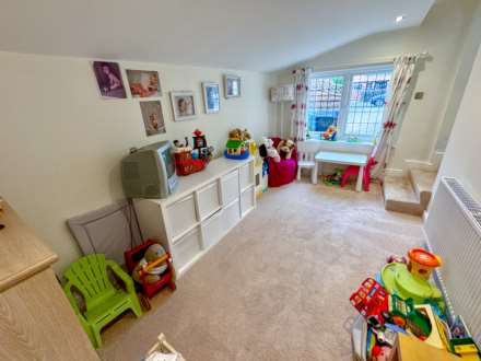 LINNEY ROAD, Bramhall SK7 3JW, Image 16