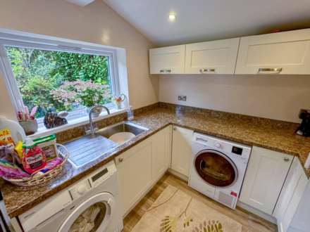 LINNEY ROAD, Bramhall SK7 3JW, Image 18