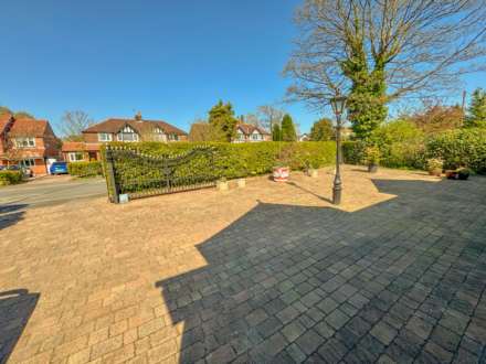 LINNEY ROAD, Bramhall SK7 3JW, Image 30