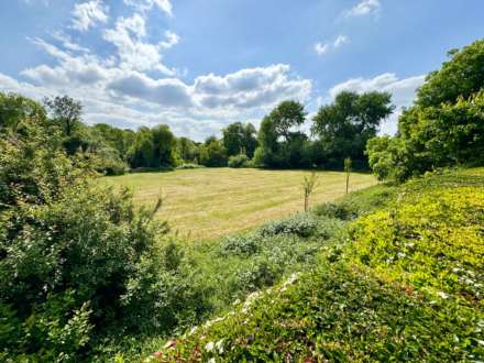 LINNEY ROAD, Bramhall SK7 3JW, Image 2