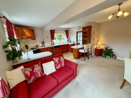 LINNEY ROAD, Bramhall SK7 3JW, Image 6
