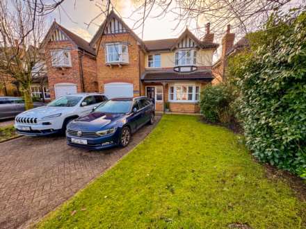 4 Bedroom Detached, MILLWOOD CLOSE, Cheadle Hulme SK8 6SU
