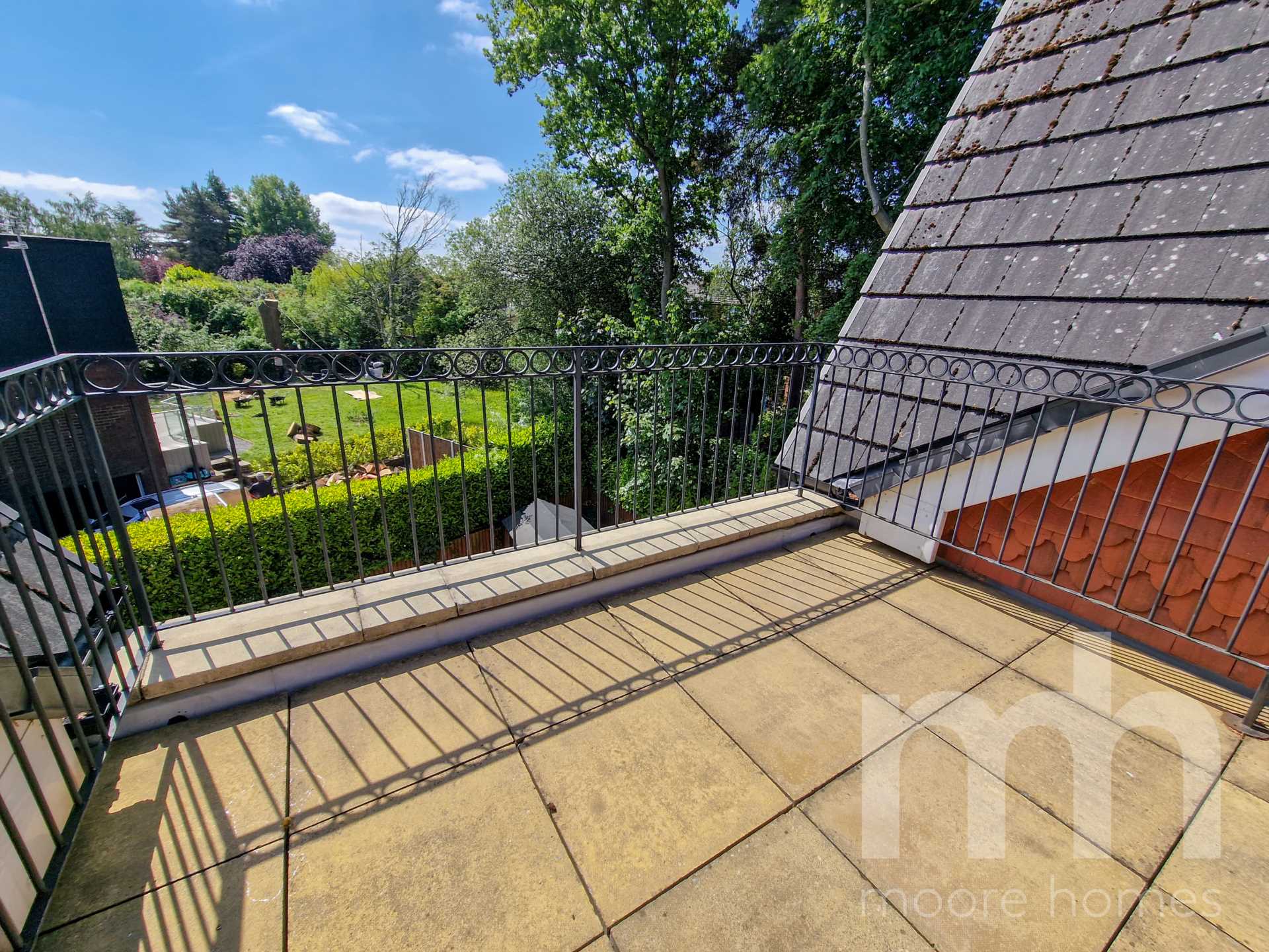 PENTHOUSE APARTMENT, ACK LANE WEST, Cheadle Hulme SK8 7EL, Image 3