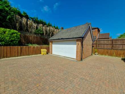 PENTHOUSE APARTMENT, ACK LANE WEST, Cheadle Hulme SK8 7EL, Image 18