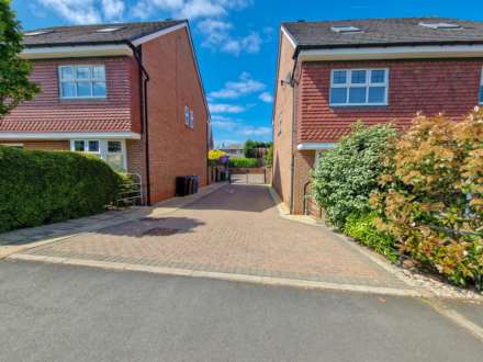 PENTHOUSE APARTMENT, ACK LANE WEST, Cheadle Hulme SK8 7EL, Image 19