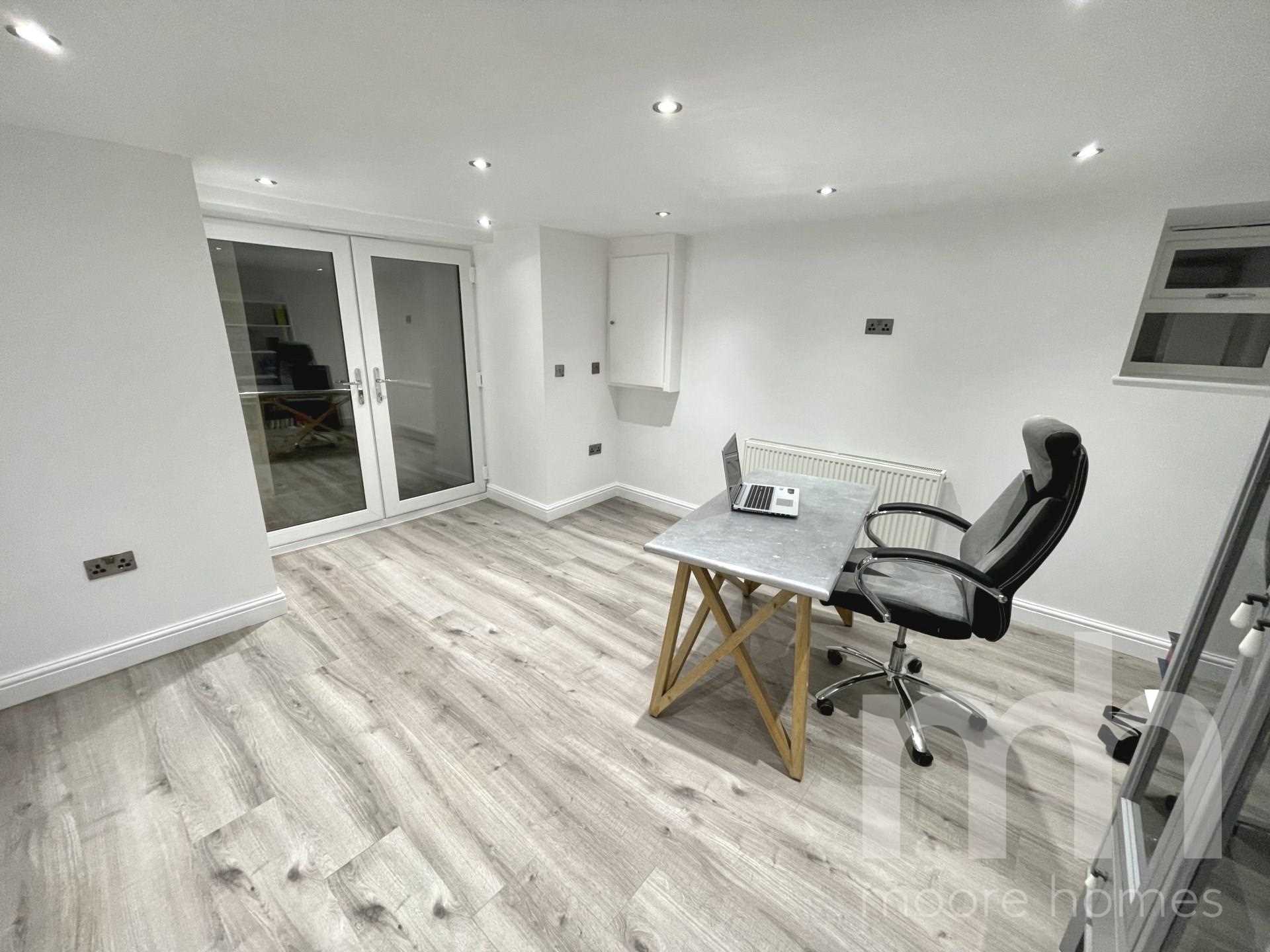 BRAMHALL LANE SOUTH, Bramhall SK7 2NG, Image 10