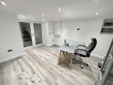 BRAMHALL LANE SOUTH, Bramhall SK7 2NG, Image 10