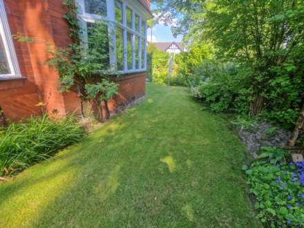 BRAMHALL LANE SOUTH, Bramhall SK7 2NG, Image 25