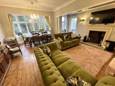 BRAMHALL LANE SOUTH, Bramhall SK7 2NG, Image 4