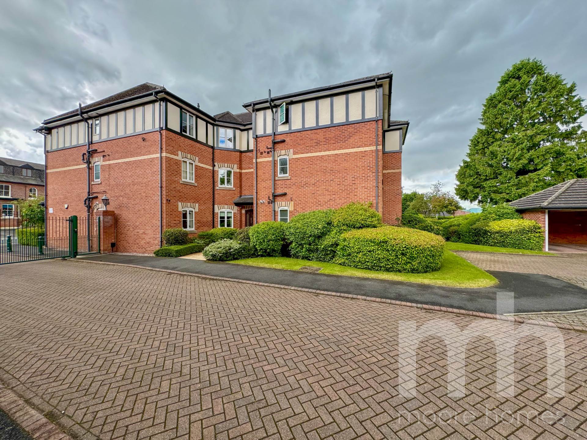 TUDOR COURT, MOSS LANE, Bramhall SK7 1BE, Image 14