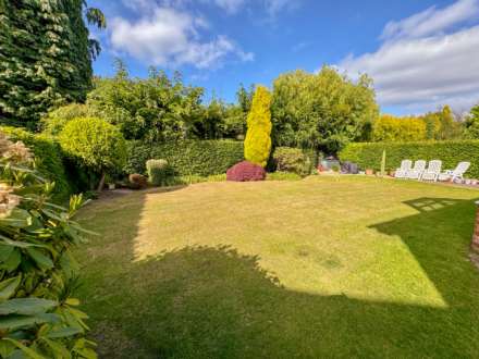 SOUTHERN CRESCENT, Bramhall SK7 3AQ, Image 31