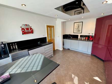 CROSSEFIELD ROAD, Cheadle Hulme SK8 5PE, Image 5