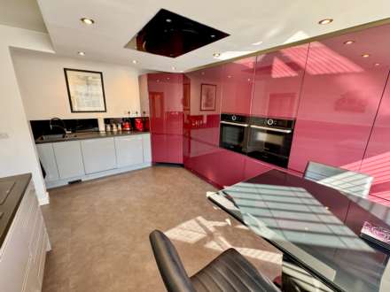 CROSSEFIELD ROAD, Cheadle Hulme SK8 5PE, Image 6