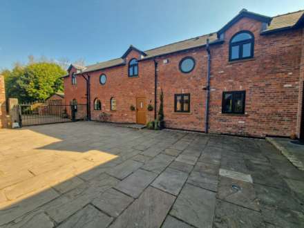5 Bedroom House, ALTRINCHAM ROAD, Styal SK9 4LJ