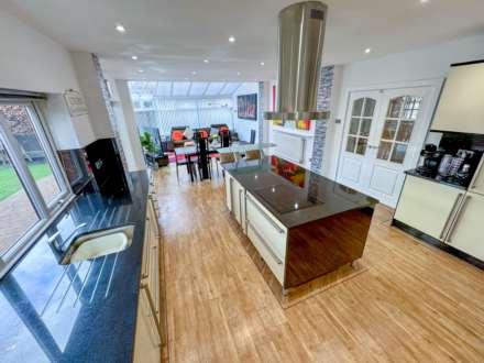 BRAMLEY ROAD, Bramhall SK7 2DW, Image 3