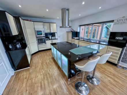 BRAMLEY ROAD, Bramhall SK7 2DW, Image 5