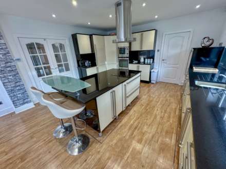 BRAMLEY ROAD, Bramhall SK7 2DW, Image 6