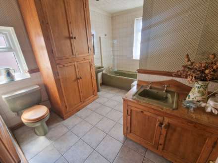 EARLE ROAD, Bramhall SK7 3HE, Image 23