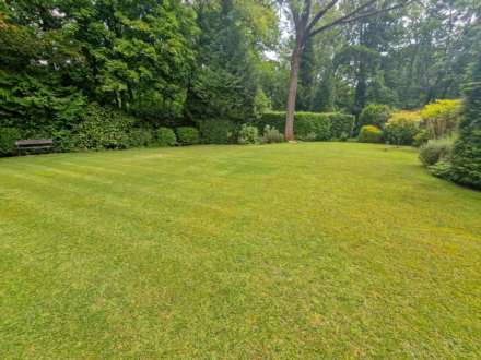 CLYSBARTON COURT, Bramhall Park Road, Bramhall SK7 3NP, Image 20