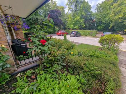 CLYSBARTON COURT, Bramhall Park Road, Bramhall SK7 3NP, Image 5