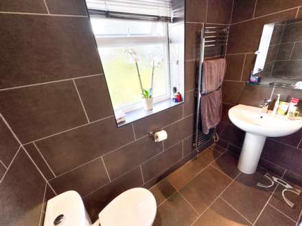 EARLE ROAD, Bramhall SK7 3HB, Image 17