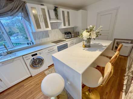 CLYSBARTON COURT, Bramhall Park Road, Bramhall SK7 3NP, Image 2