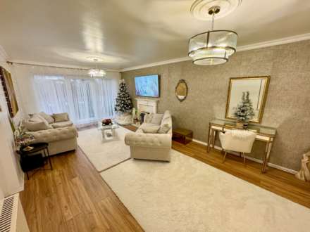 CLYSBARTON COURT, Bramhall Park Road, Bramhall SK7 3NP, Image 3