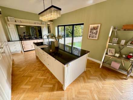 CHESTER ROAD, Woodford SK7 1QQ, Image 11