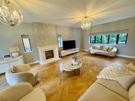 CHESTER ROAD, Woodford SK7 1QQ, Image 15