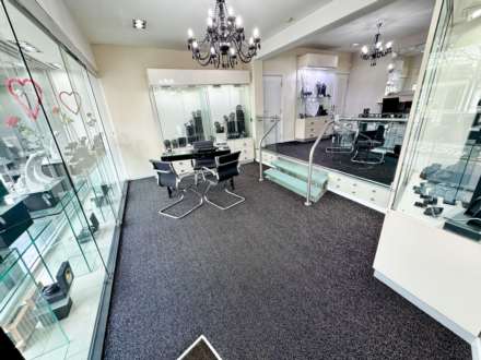 BRAMHALL LANE SOUTH, Bramhall SK7 1AF, Image 4