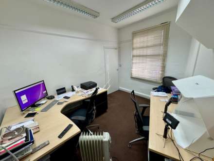 BRAMHALL LANE SOUTH, Bramhall SK7 1AF, Image 6