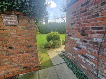 GLENBOURNE PARK, OGDEN ROAD, Bramhall SK7 1JG, Image 18