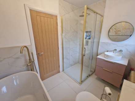 PINE ROAD, Bramhall SK7 2JN, Image 15