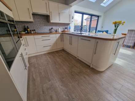 BOSTON CLOSE, Bramhall SK7 2BP, Image 5