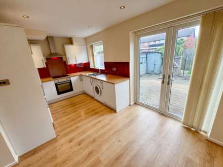 GLYNIS CLOSE, Cale Green SK3 8JD, Image 3