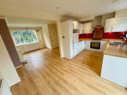 GLYNIS CLOSE, Cale Green SK3 8JD, Image 5