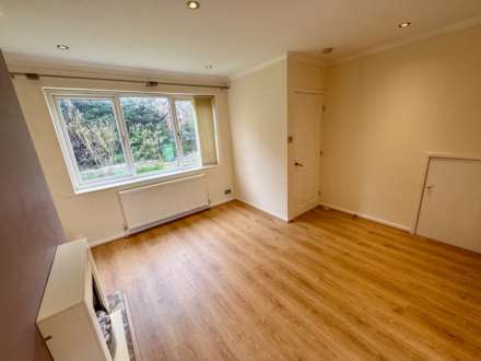 GLYNIS CLOSE, Cale Green SK3 8JD, Image 6