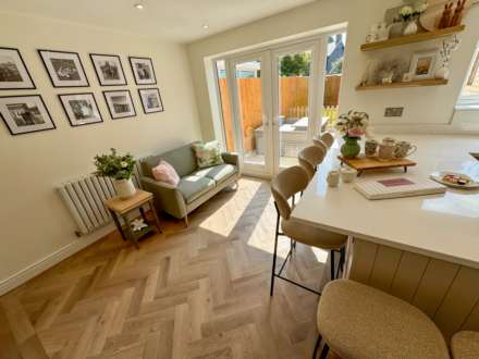 GLASTONBURY AVENUE, Cheadle Hulme SK8 7PS, Image 7