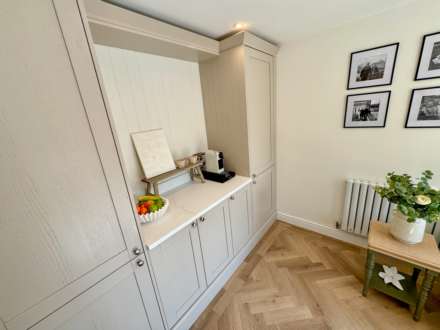 GLASTONBURY AVENUE, Cheadle Hulme SK8 7PS, Image 9