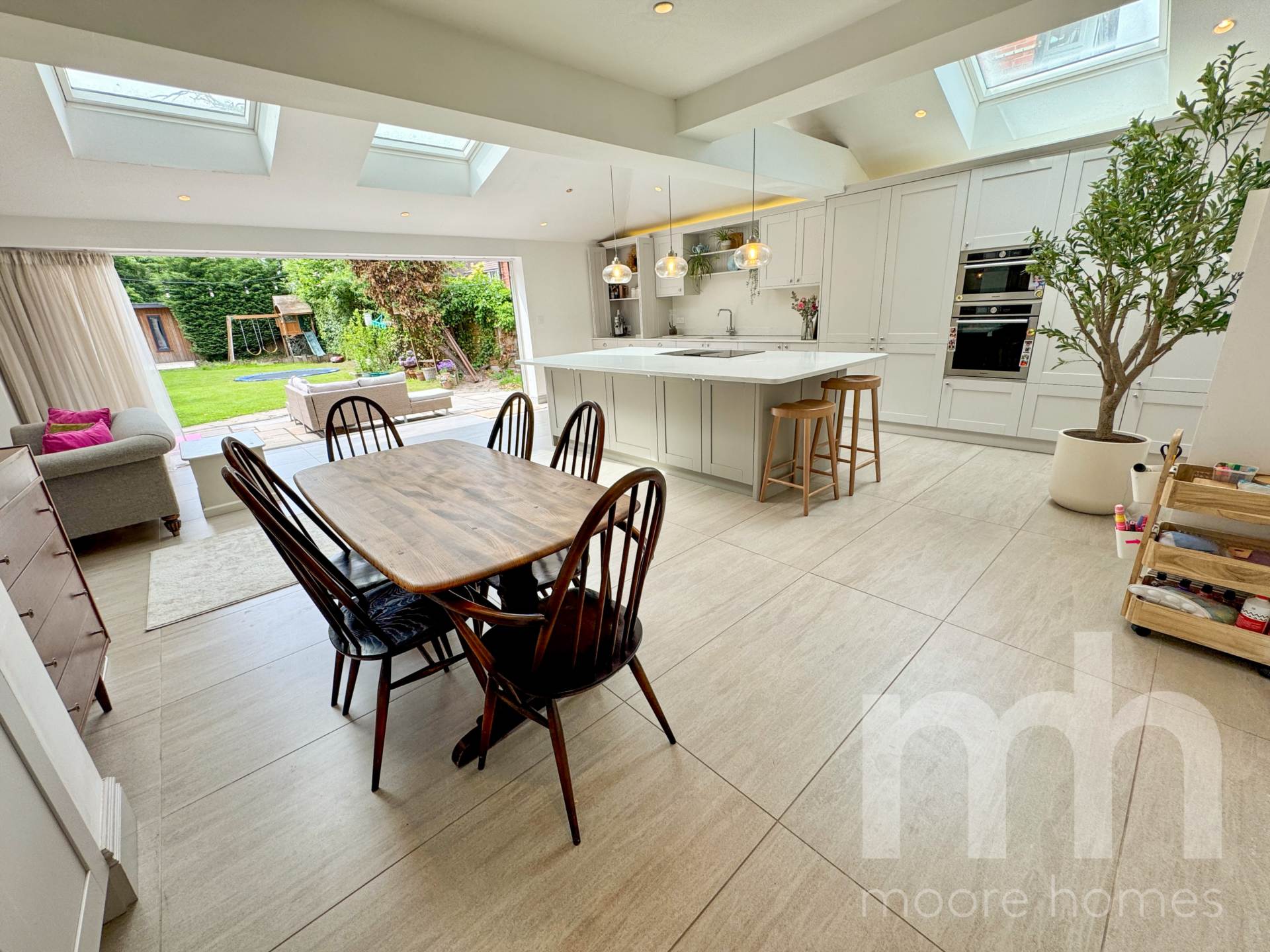 OUTWOOD ROAD, Heald Green SK8 3JQ, Image 3